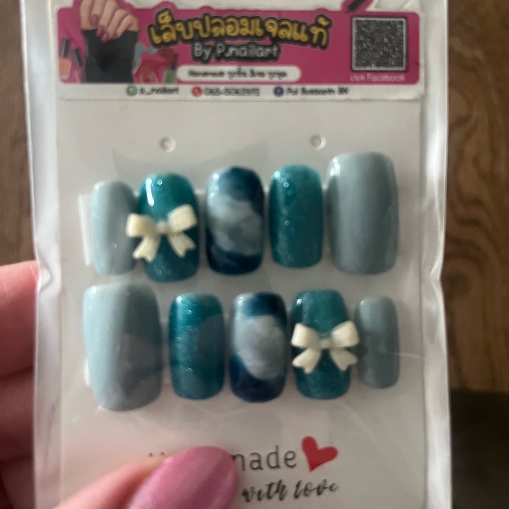 Handmade Nail Set - Picture 3 of 3